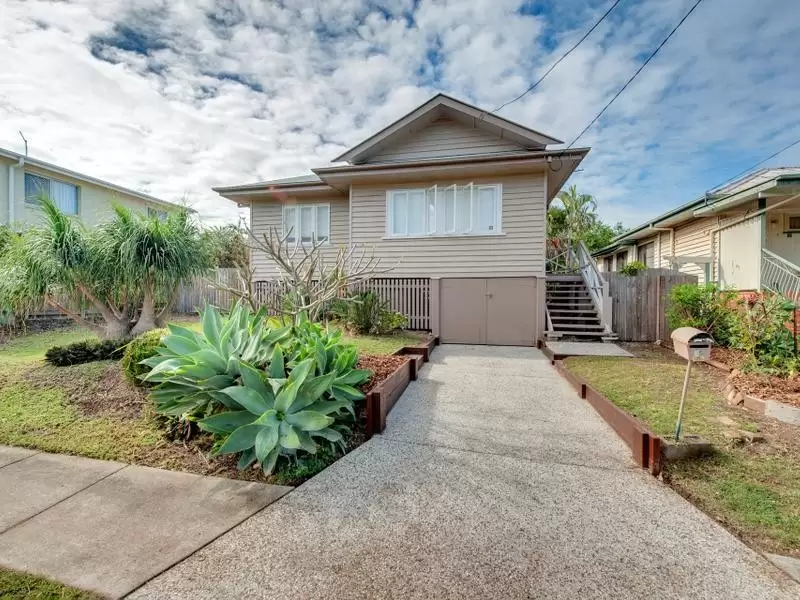 25 Buddina Street, Stafford Sold by  - image 1