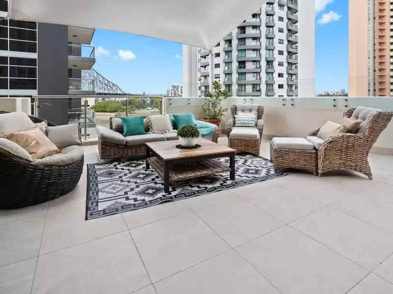 403/483 Adelaide Street, Brisbane City Sold by  - image 1