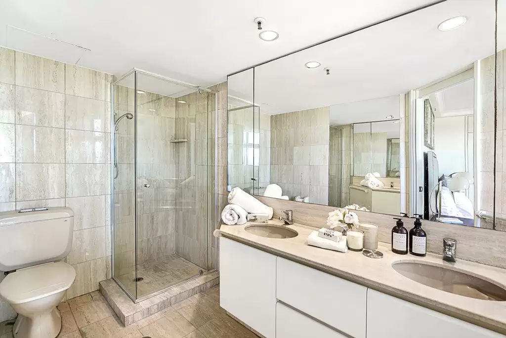 231/1 Serisier Avenue, Main Beach Sold by Queensland Sotheby's International Realty - image 1