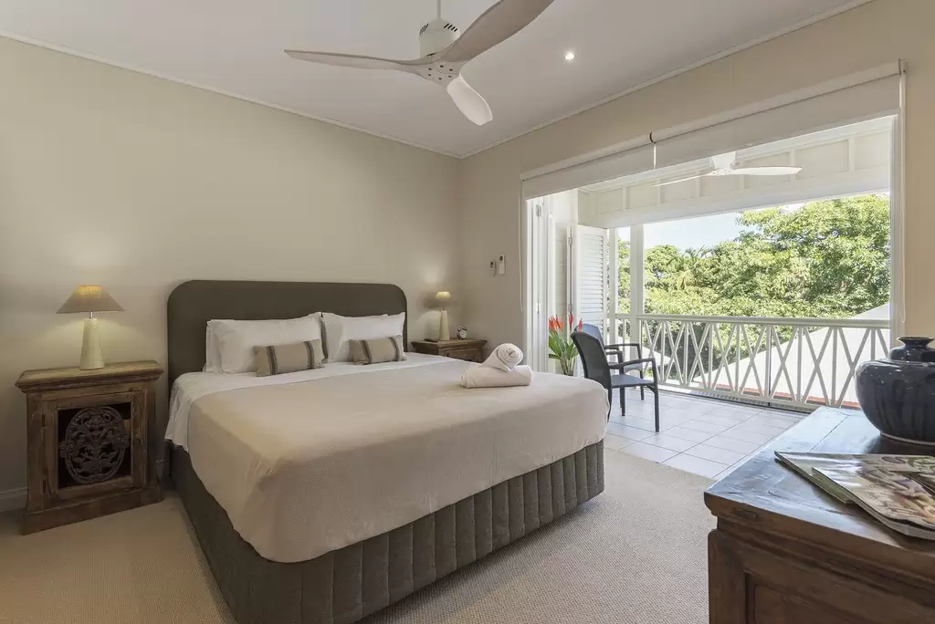 31-39 Villa "Amber" Murphy Street, Port Douglas Sold by  - image 1