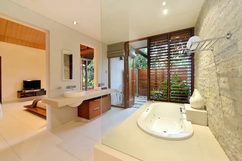 33/34 Bale Drive Niramaya, Port Douglas Sold by Queensland Sotheby's International Realty - image 1