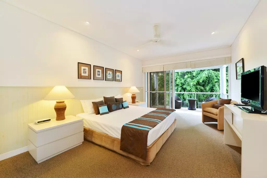 156 Bougainvillea Way West, Port Douglas Sold by  - image 1
