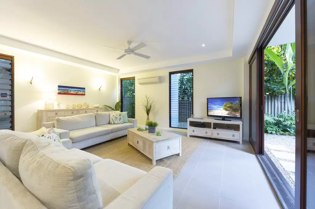 2/42 Garrick Street, Port Douglas Sold by  - image 1