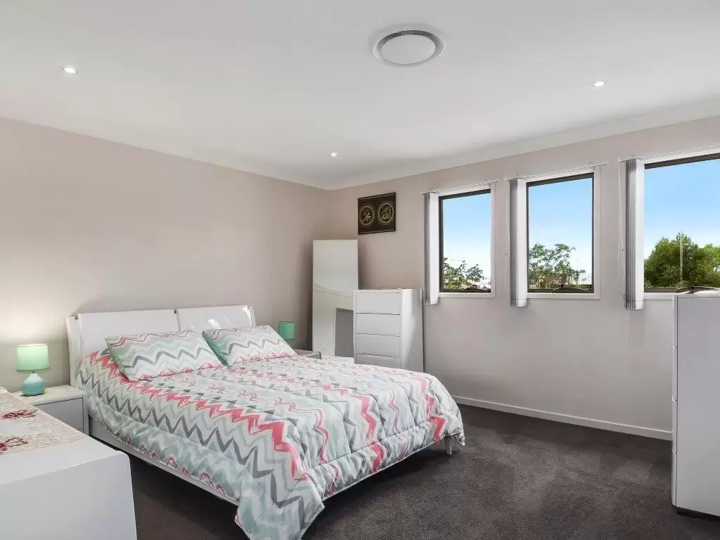 1/2 Compass Drive, Biggera Waters Leased by  - image 1