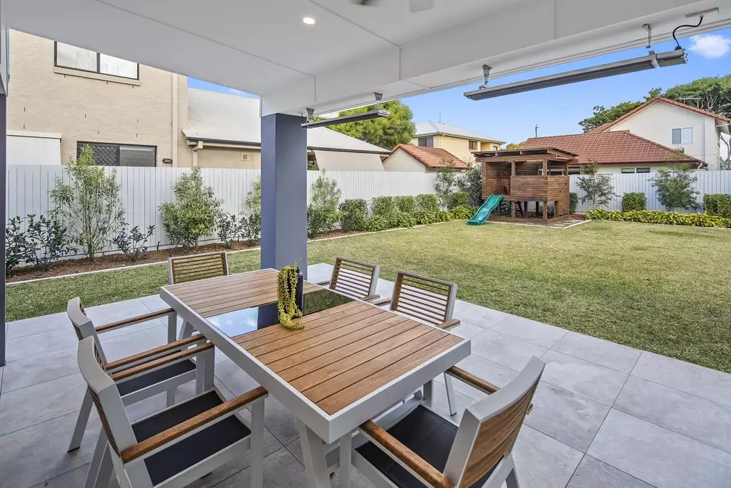 36 Henry Street, Wooloowin Sold by Queensland Sotheby's International Realty - image 1