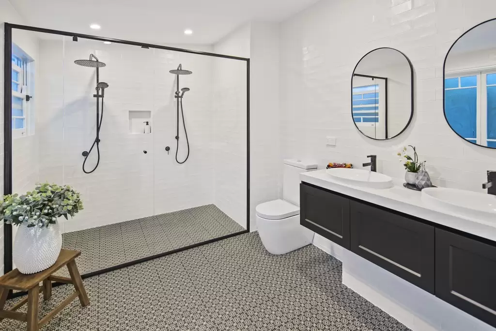 36 Henry Street, Wooloowin Sold by Queensland Sotheby's International Realty - image 1