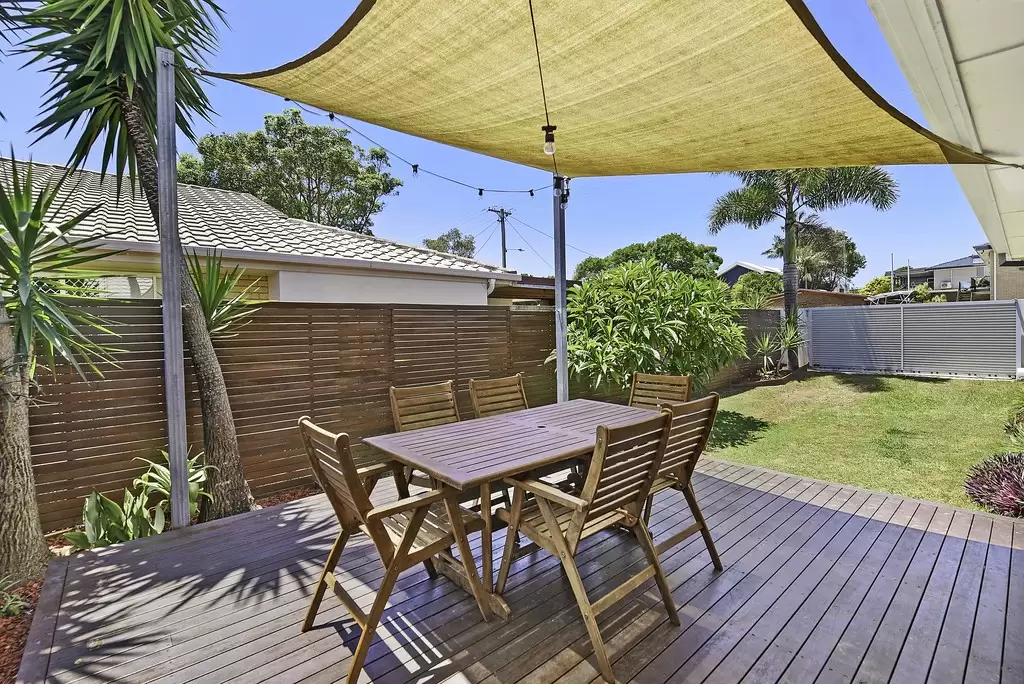 2/109 Townson Avenue, Palm Beach Sold by  - image 1