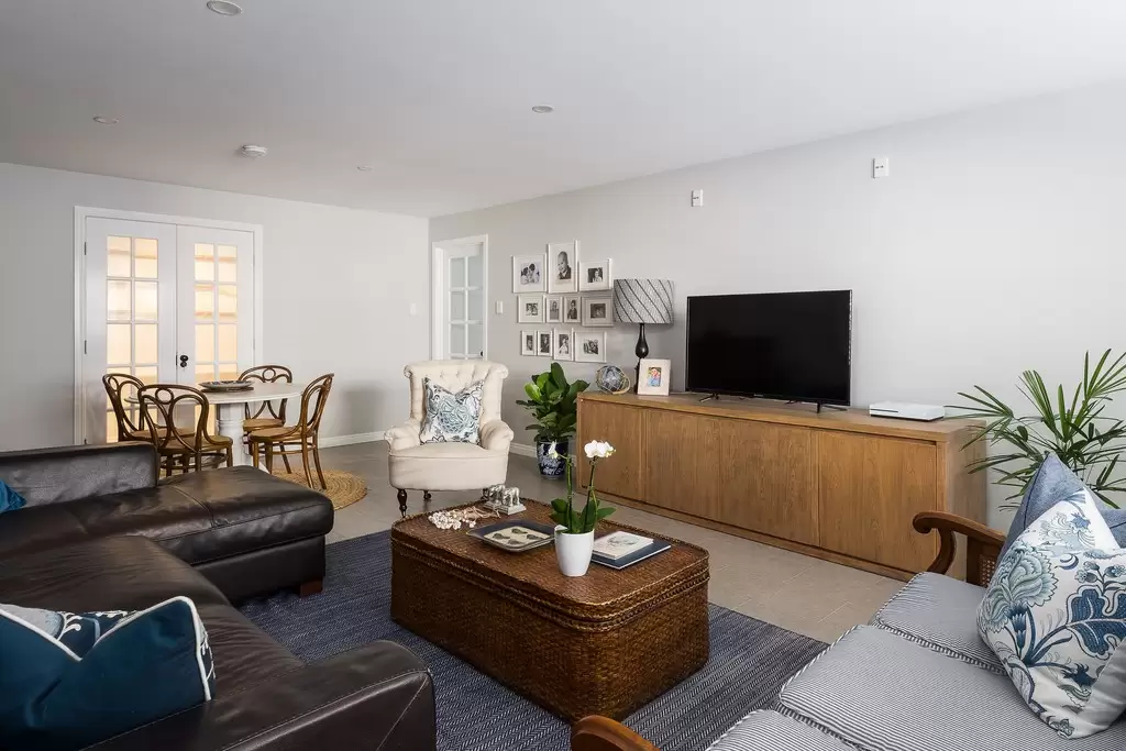 15 Arinya Road, Ashgrove Sold by Queensland Sotheby's International Realty - image 1