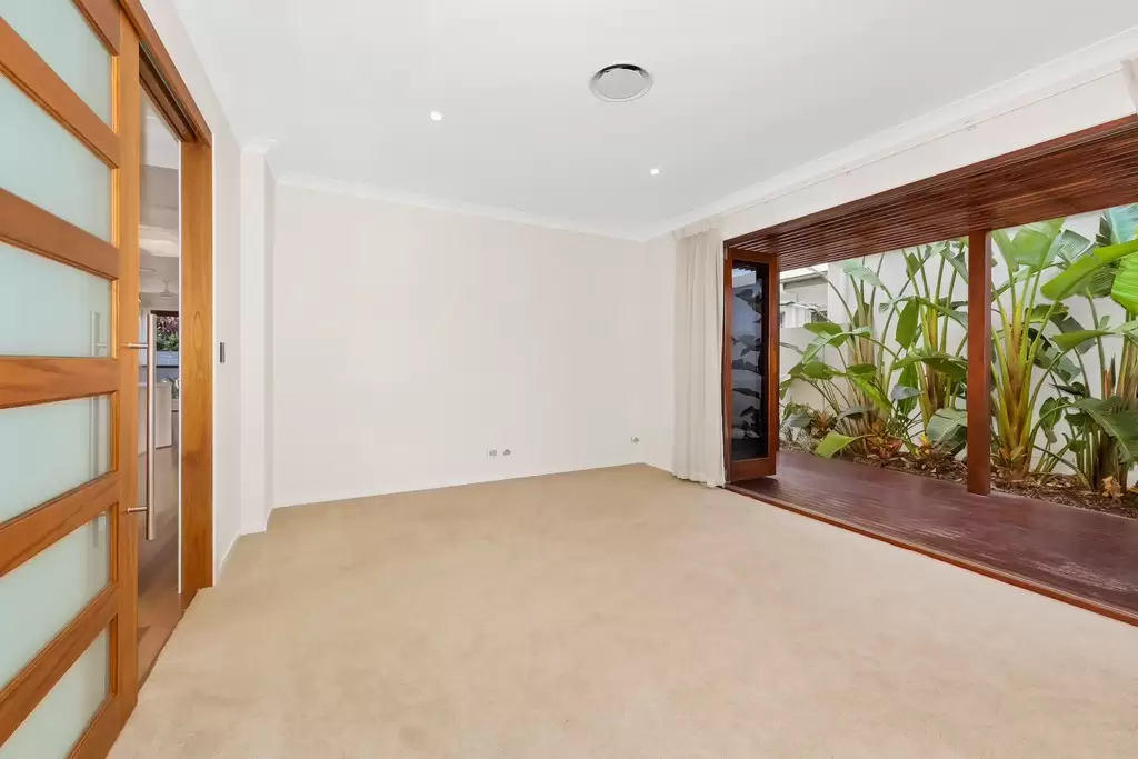 19 Platypus Circuit, Rochedale Sold by Queensland Sotheby's International Realty - image 1