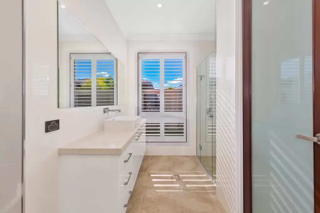 19 Platypus Circuit, Rochedale Sold by Queensland Sotheby's International Realty - image 1