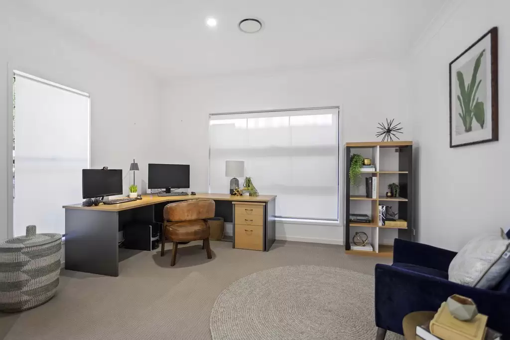 13 Castle Hill Street, Holland Park West Sold by Queensland Sotheby's International Realty - image 1