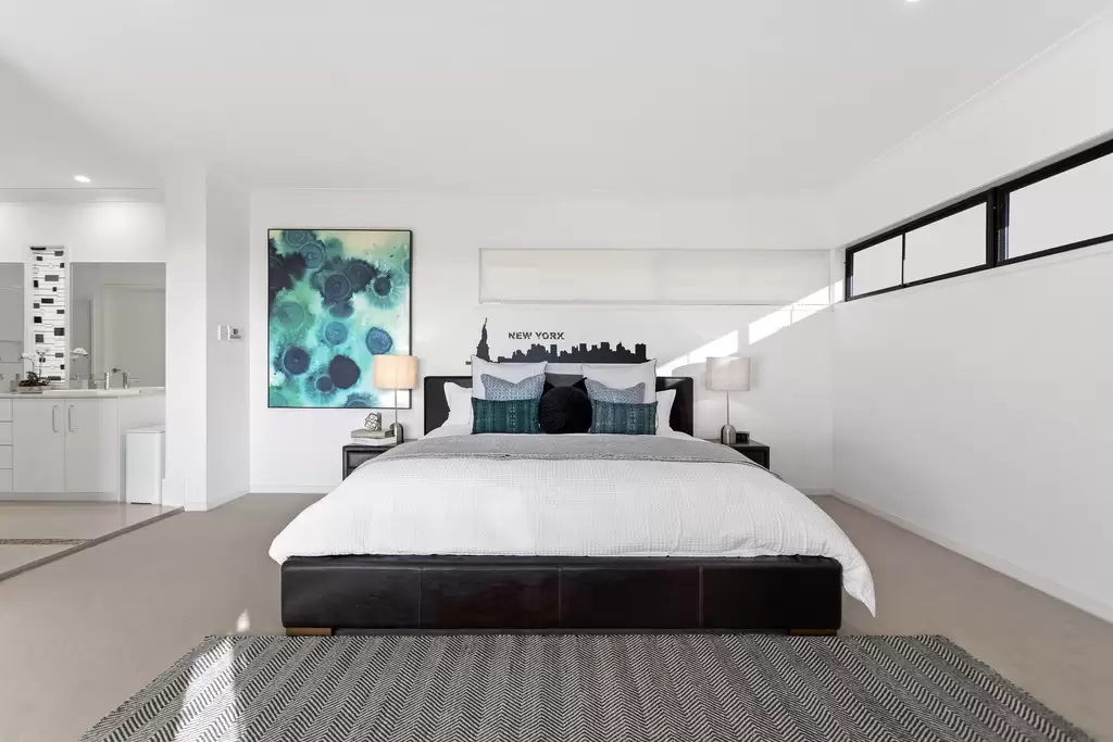 13 Castle Hill Street, Holland Park West Sold by Queensland Sotheby's International Realty - image 1