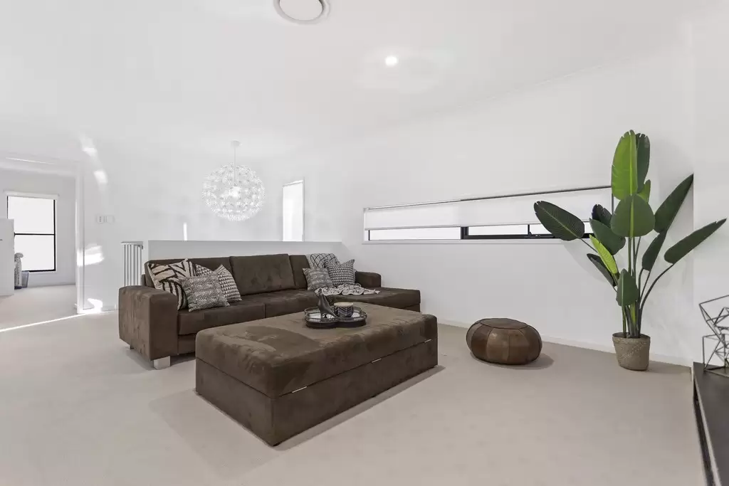 13 Castle Hill Street, Holland Park West Sold by Queensland Sotheby's International Realty - image 1