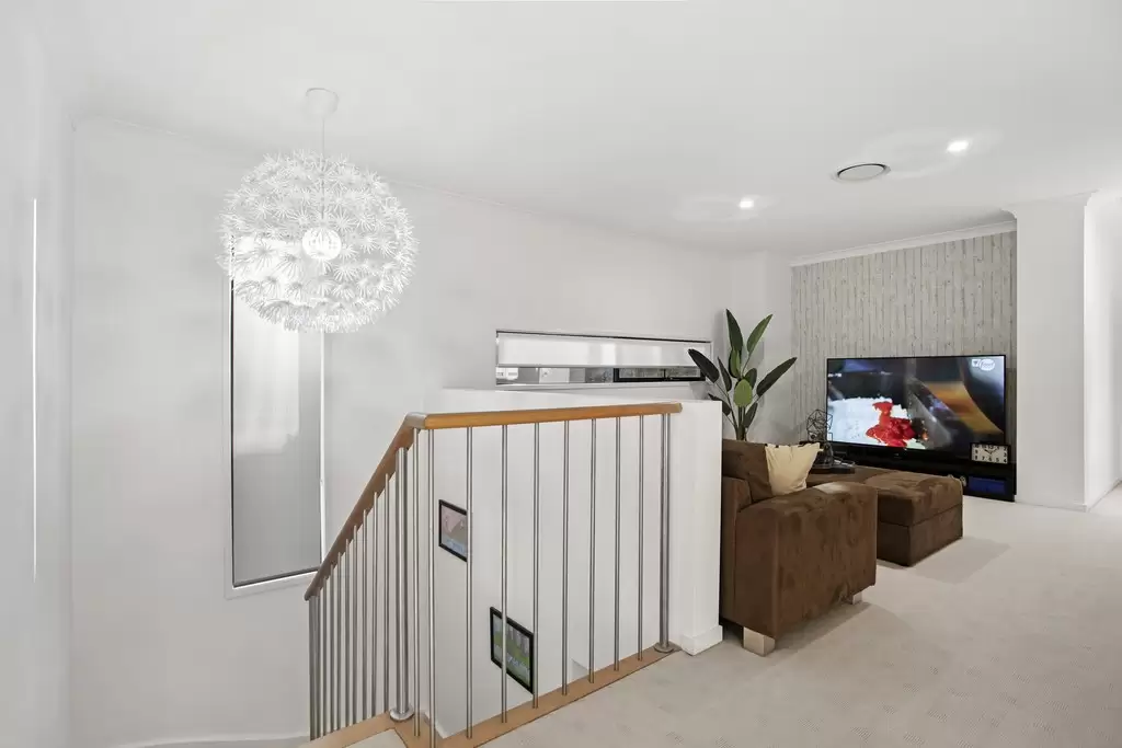 13 Castle Hill Street, Holland Park West Sold by Queensland Sotheby's International Realty - image 1