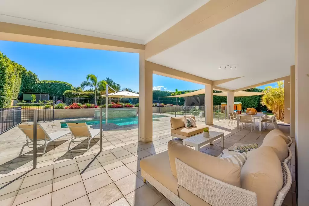 41 Brindisi Place, Wynnum Sold by  - image 1