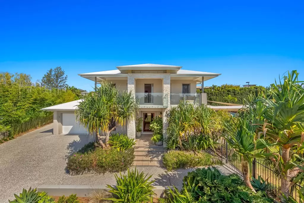 41 Brindisi Place, Wynnum Sold by  - image 1