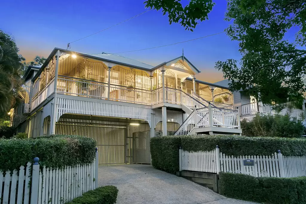 16 Markwell Street, Auchenflower Sold by  - image 1