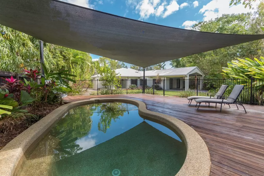 7 Jabiru Close, Port Douglas Sold by  - image 1