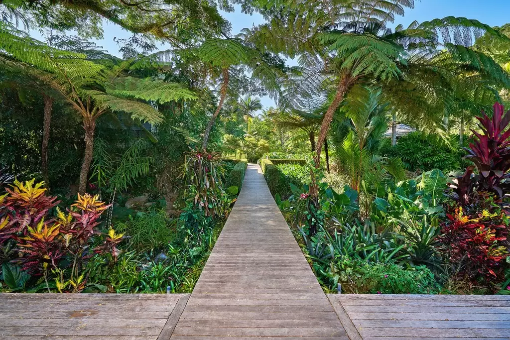 82 Santacatterina Road, Port Douglas Sold by Queensland Sotheby's International Realty - image 1