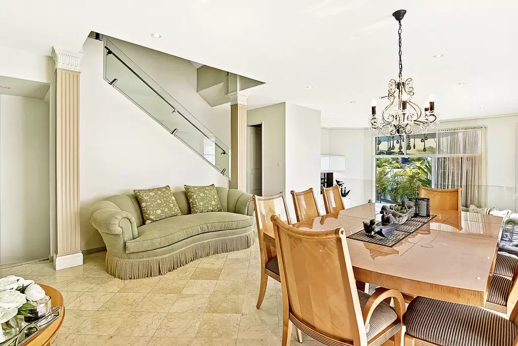 2/44 Tedder Avenue, Main Beach Sold by  - image 1