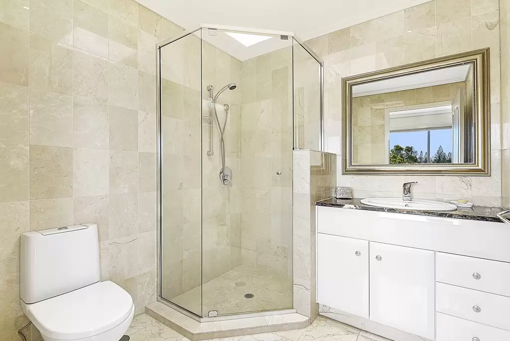2/44 Tedder Avenue, Main Beach Sold by Queensland Sotheby's International Realty - image 1