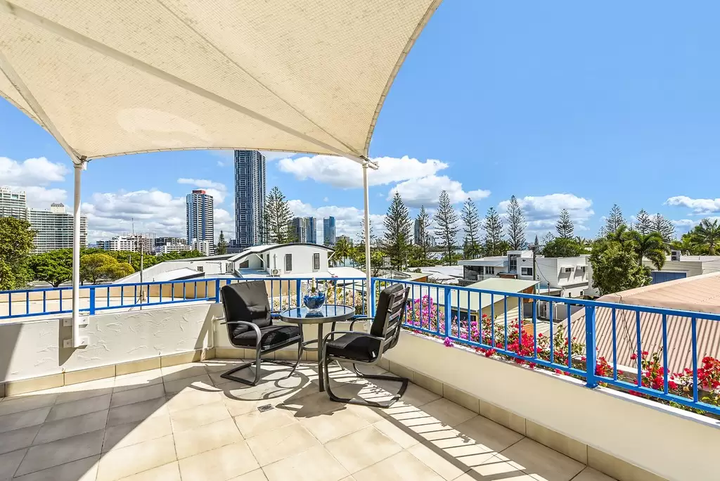 2/44 Tedder Avenue, Main Beach Sold by  - image 1