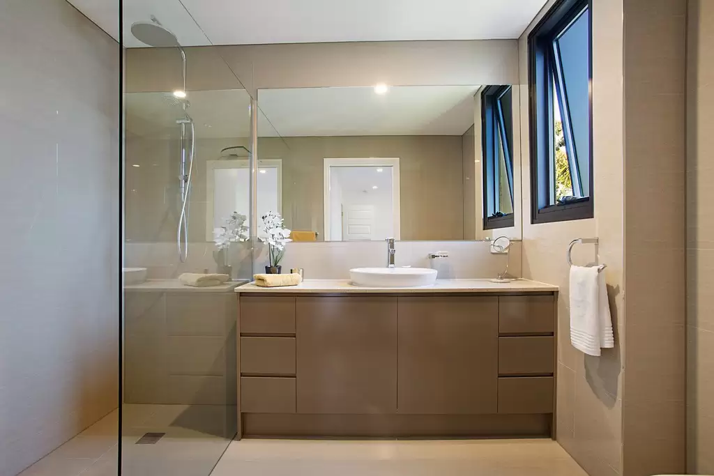 3 'Burleigh Lifestyle Apartments' 21 East Street, Burleigh Heads Sold by  - image 1