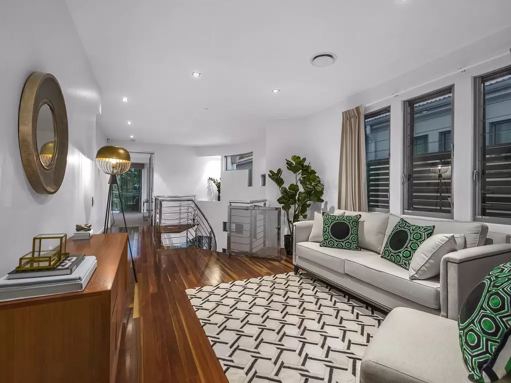 51 Orleigh Street, West End Sold by  - image 1