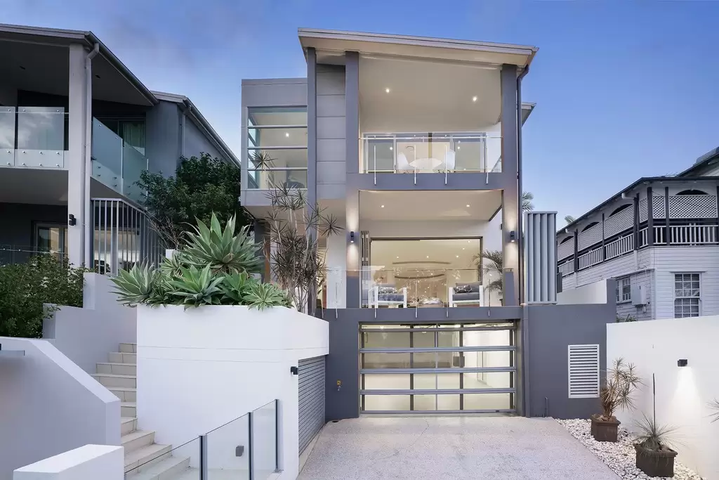 51 Orleigh Street, West End Sold by Queensland Sotheby's International Realty - image 1
