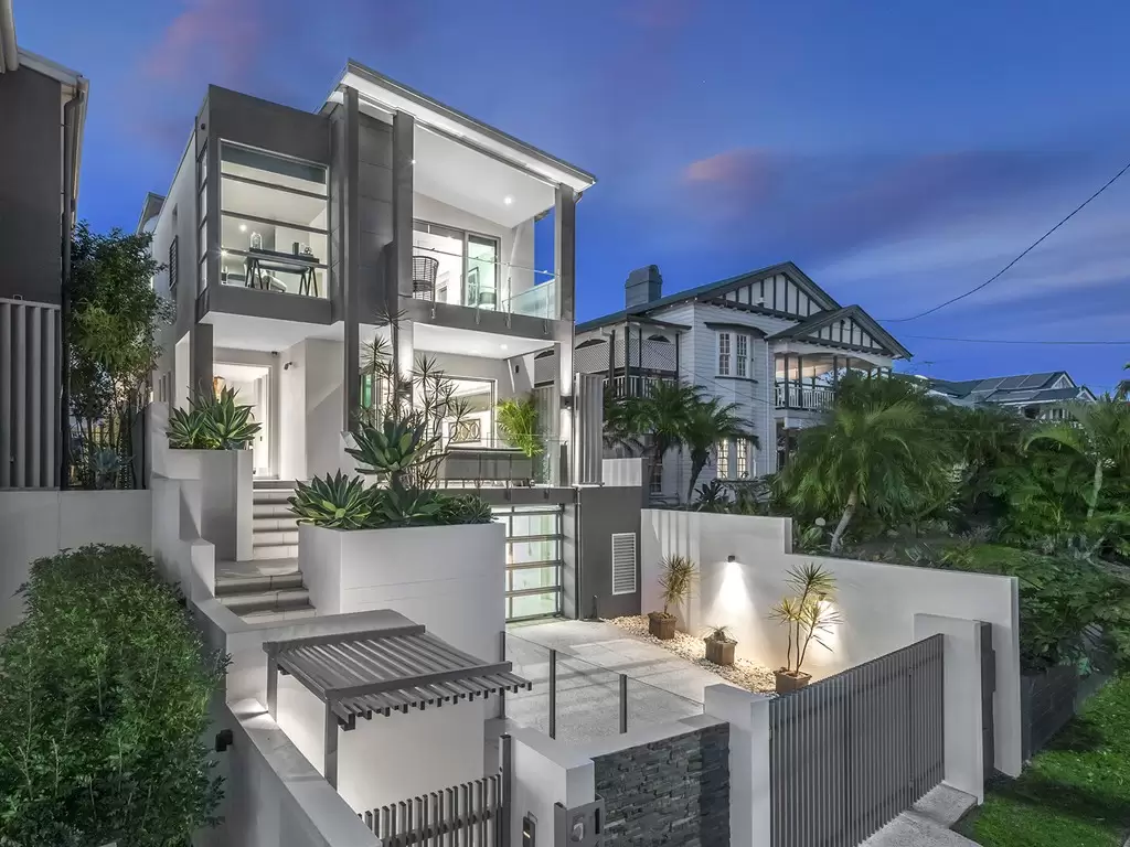 51 Orleigh Street, West End Sold by Queensland Sotheby's International Realty - image 1