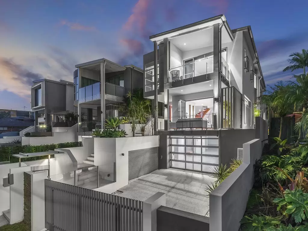 51 Orleigh Street, West End Sold by Queensland Sotheby's International Realty - image 1