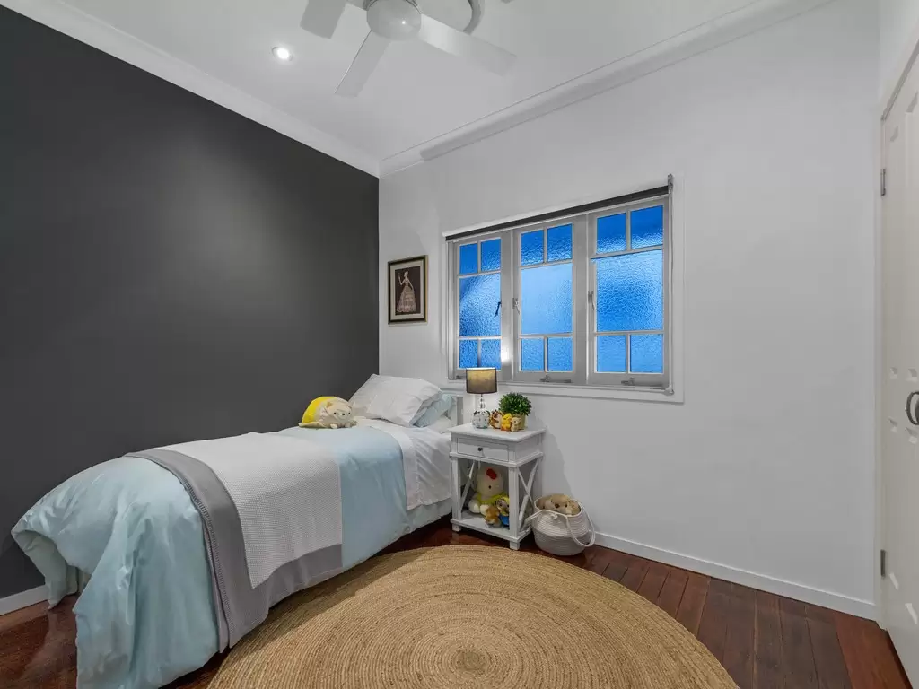 15 Norman Street, Ascot Sold by Queensland Sotheby's International Realty - image 1