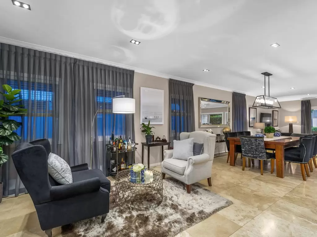 15 Norman Street, Ascot Sold by  - image 1