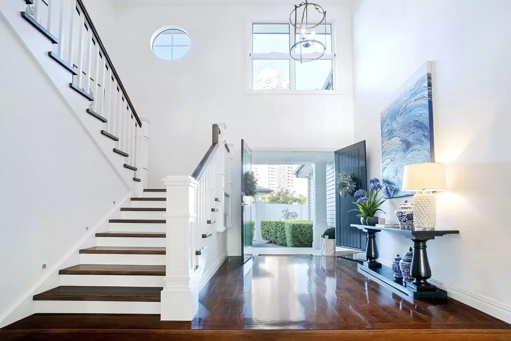 20 Neptune Court, Paradise Waters Sold by Queensland Sotheby's International Realty - image 1