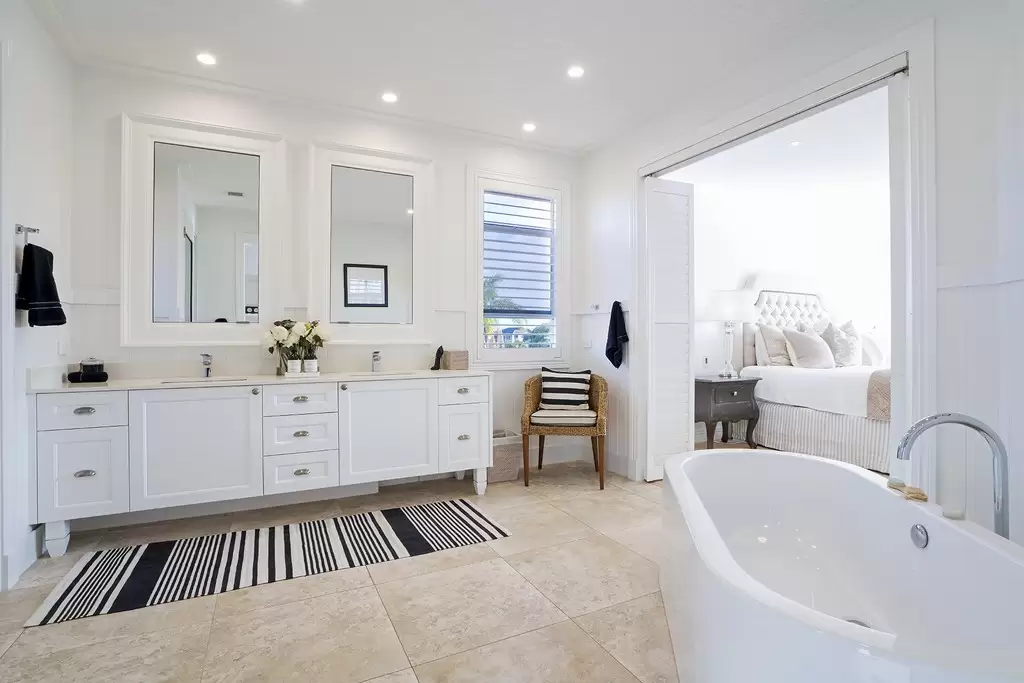 20 Neptune Court, Paradise Waters Sold by Queensland Sotheby's International Realty - image 1