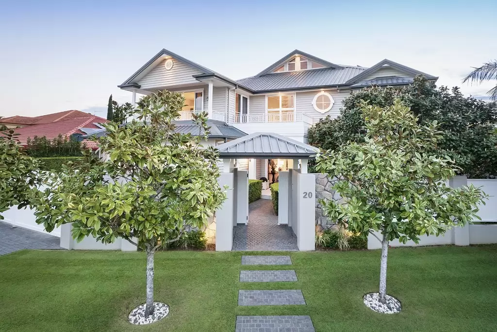 20 Neptune Court, Paradise Waters Sold by Queensland Sotheby's International Realty - image 1