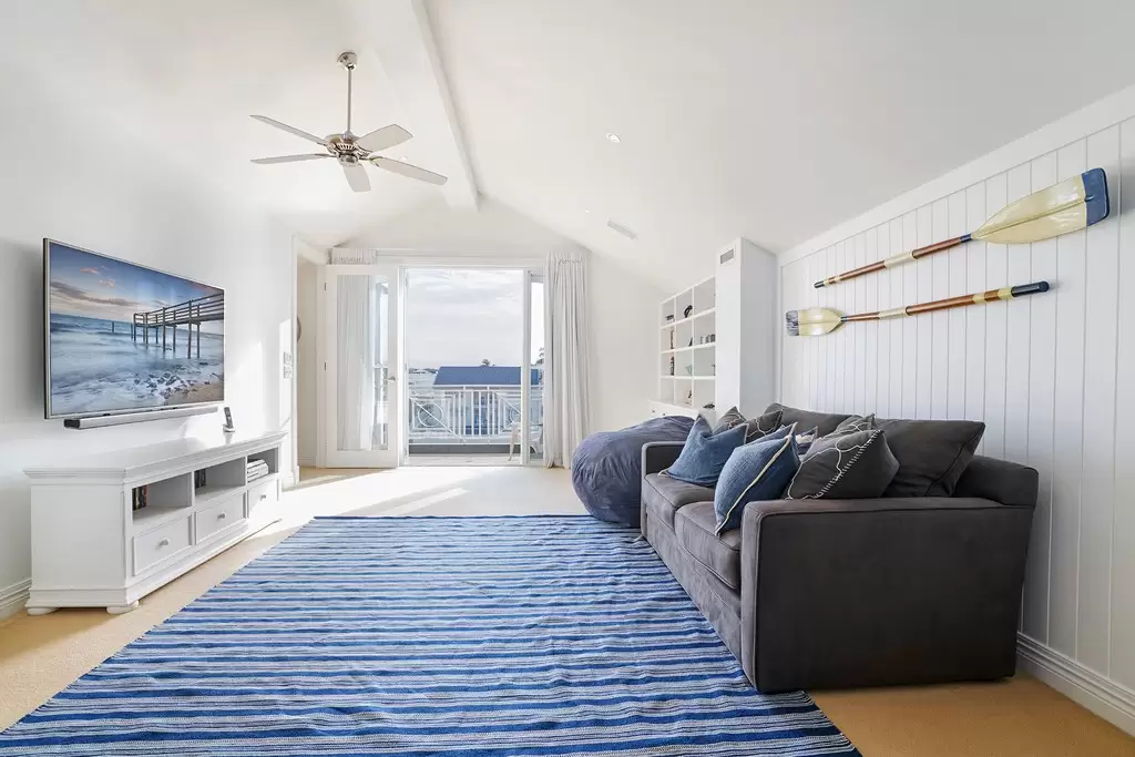 20 Neptune Court, Paradise Waters Sold by Queensland Sotheby's International Realty - image 1