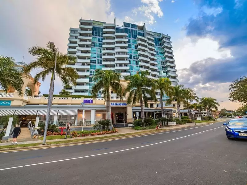 1105/360 Marine Parade, Labrador Sold by  - image 1