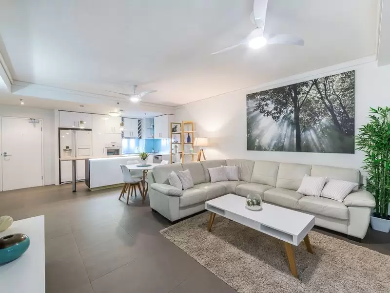 1105/360 Marine Parade, Labrador Sold by Queensland Sotheby's International Realty - image 1