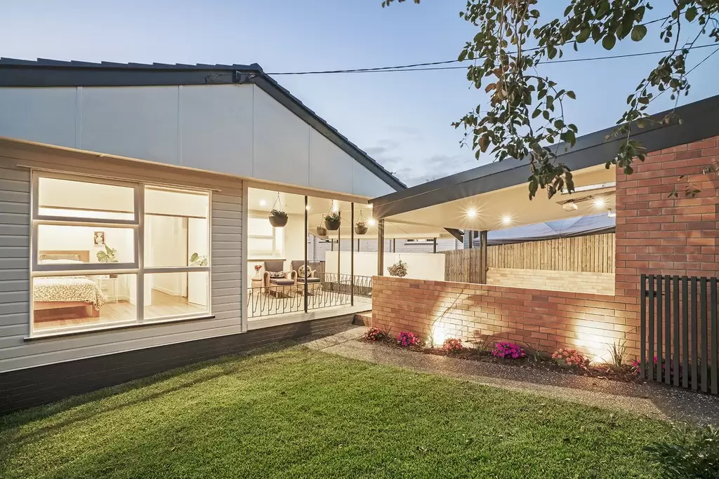 16 Gabon Street, Stafford Sold by Queensland Sotheby's International Realty - image 1