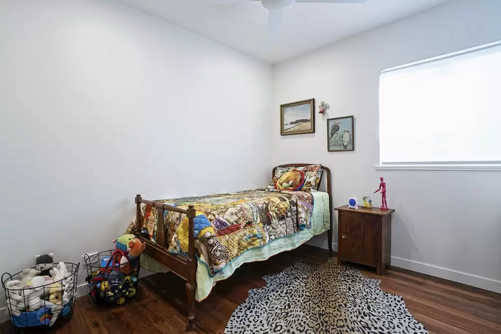 16 Gabon Street, Stafford Sold by Queensland Sotheby's International Realty - image 1