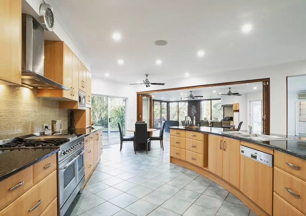 12 Melaleuca Drive, Capalaba Sold by Queensland Sotheby's International Realty - image 1