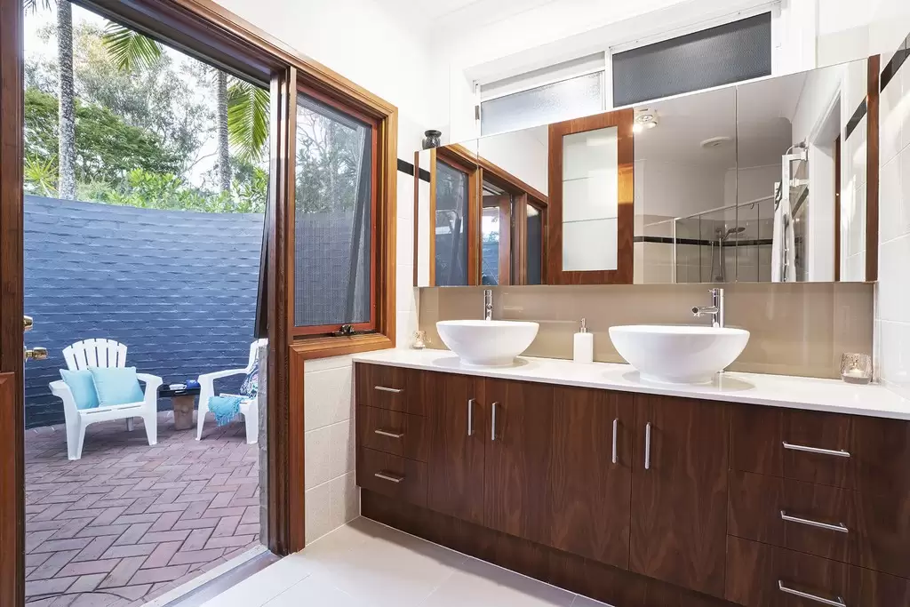 12 Melaleuca Drive, Capalaba Sold by Queensland Sotheby's International Realty - image 1