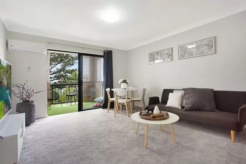 28 'Beaches On Wave' 38 Petrel Avenue, Mermaid Beach Sold by  - image 1