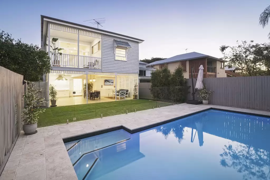 25 Emma Street, Wooloowin Sold by  - image 1