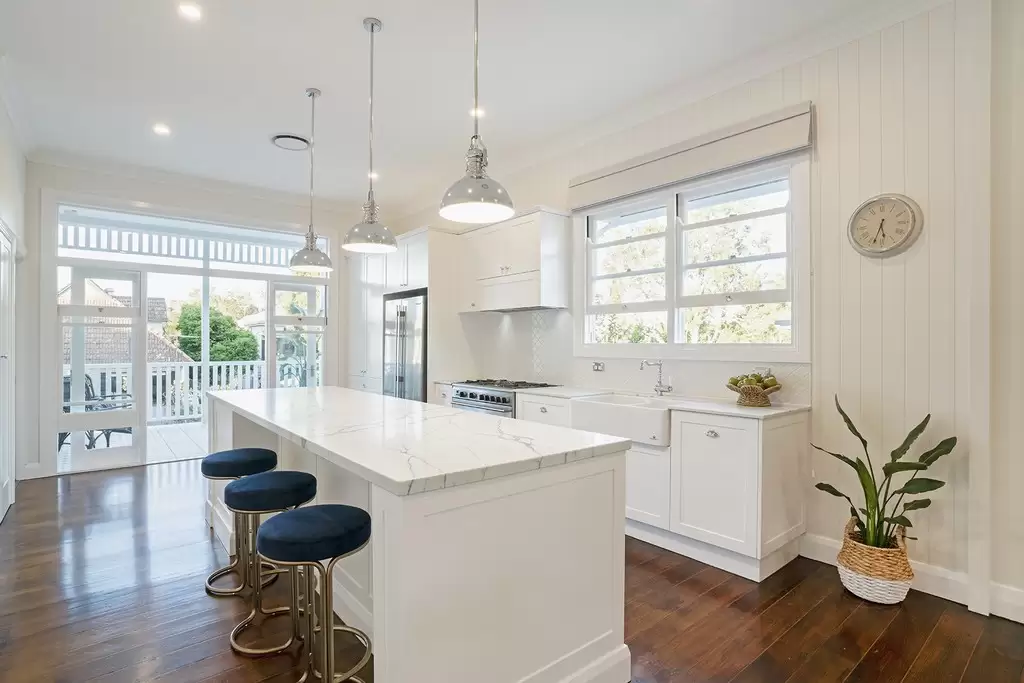 25 Emma Street, Wooloowin Sold by  - image 1