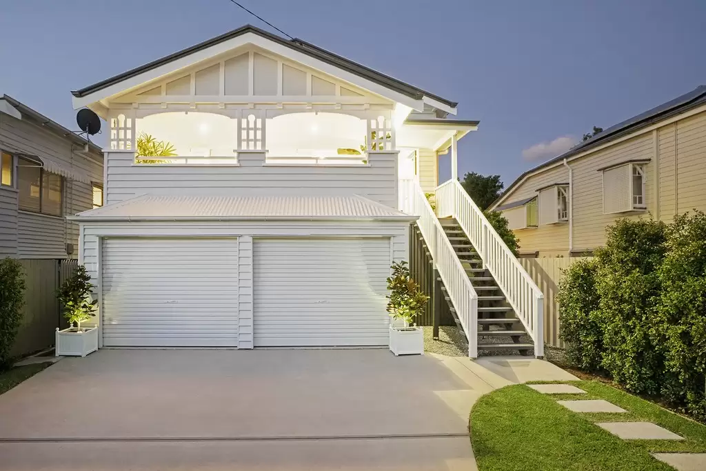 25 Emma Street, Wooloowin Sold by  - image 1