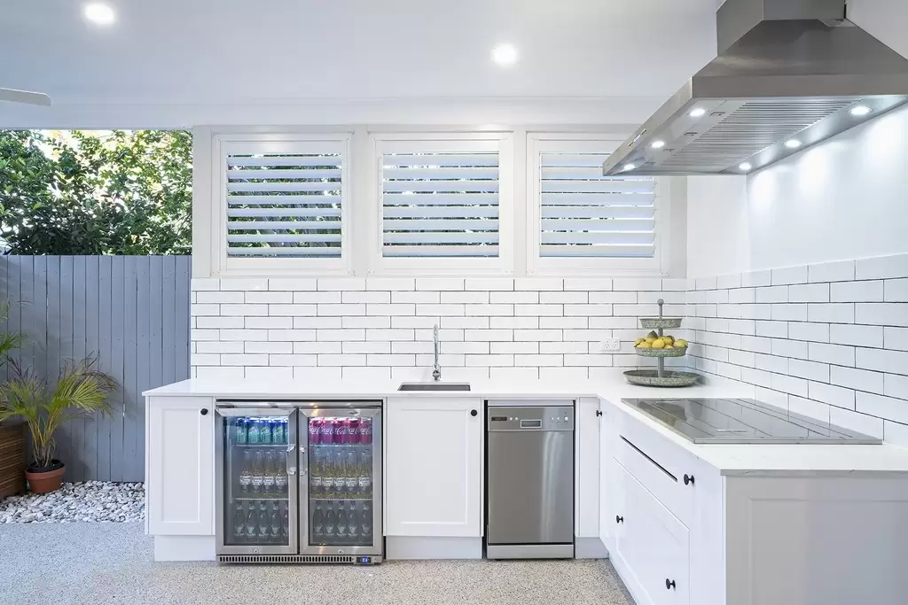 25 Emma Street, Wooloowin Sold by Queensland Sotheby's International Realty - image 1