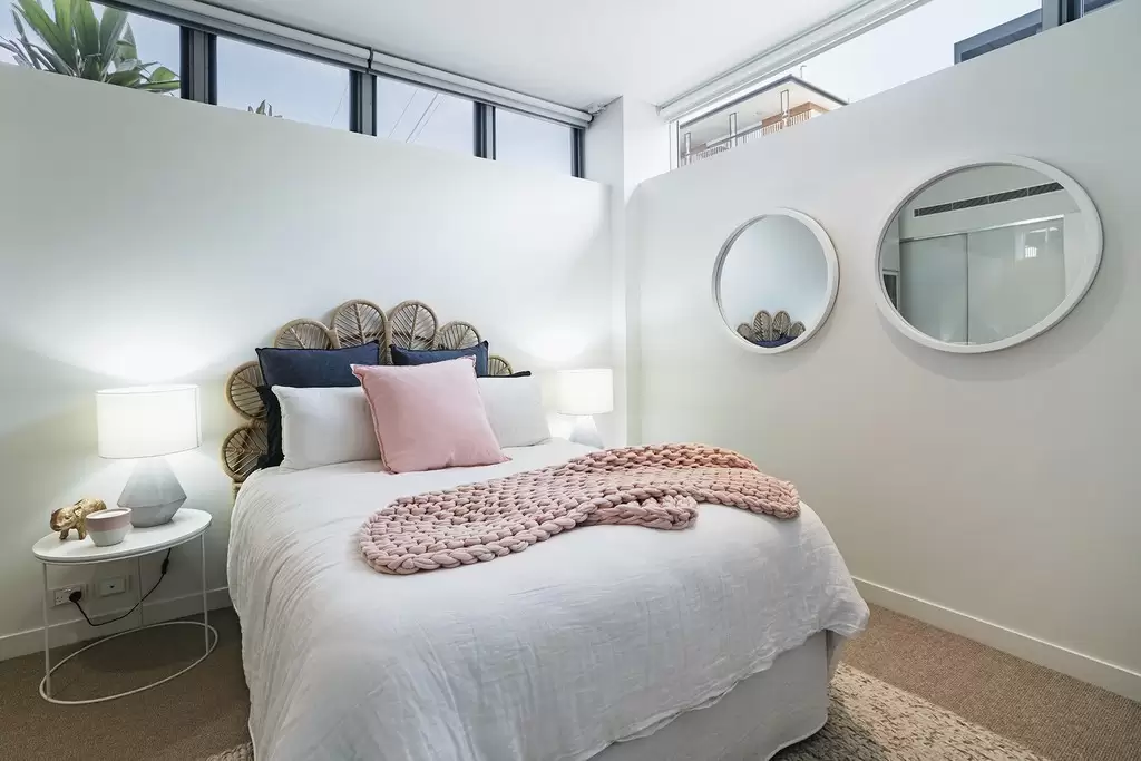 6/24 Macquarie Street, Teneriffe Sold by Queensland Sotheby's International Realty - image 1