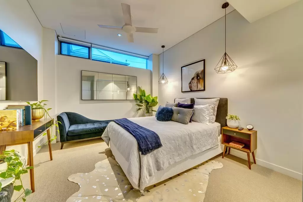 6/24 Macquarie Street, Teneriffe Sold by Queensland Sotheby's International Realty - image 1
